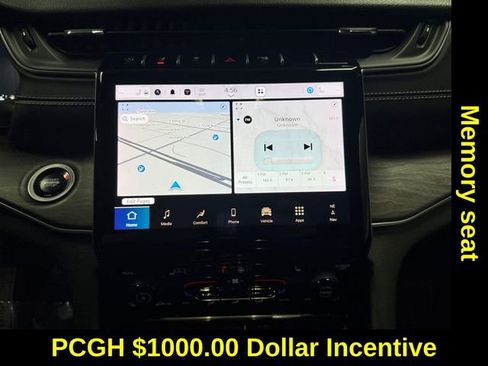 Used 2024 Jeep Grand Cherokee Limited w/ Black Appearance Package image 5