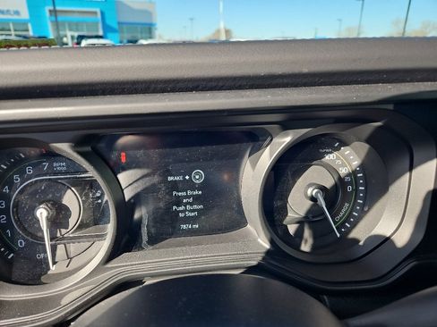 Used 2025 Jeep Wrangler Unlimited Rubicon 4xe w/ Convenience Group image 9