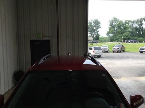 Used 2024 GMC Terrain SLE w/ Driver Convenience Package FWD image 8