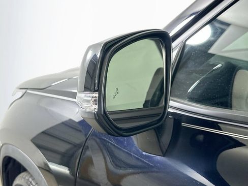 Used 2024 Toyota Highlander XSE FWD image 38