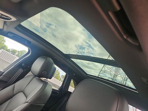 New 2026 Porsche Macan image 12