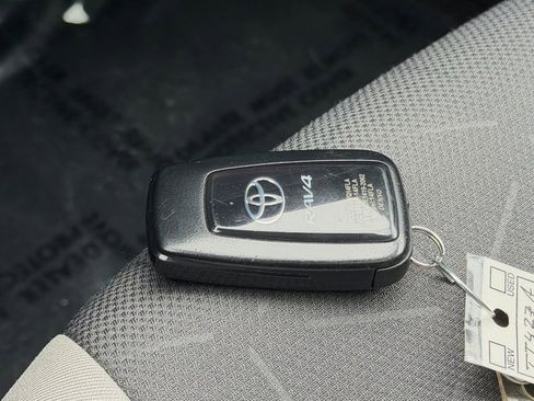 Certified 2025 Toyota RAV4 XLE w/ Convenience Package image 30
