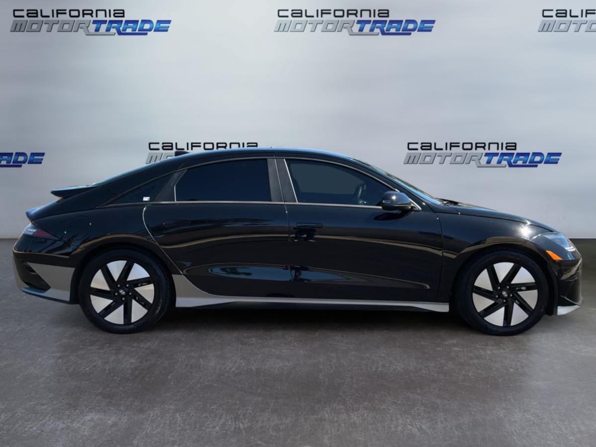 Used 2024 Hyundai Ioniq 6 SE RWD image 4