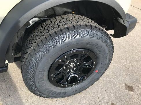 New 2025 Ford Bronco Badlands image 28