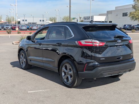 Used 2022 Ford Edge SEL w/ Sport Appearance Package image 3