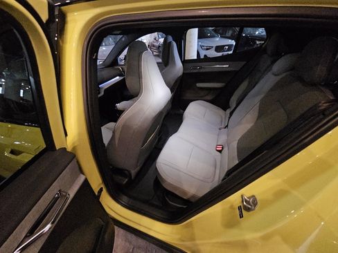 Used 2025 Volvo EX30 Ultra image 15