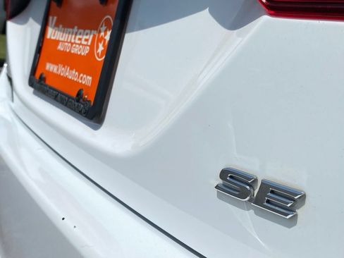 Used 2021 Toyota Camry SE FWD image 10