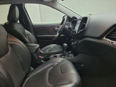 Used 2019 Jeep Cherokee Limited image 21