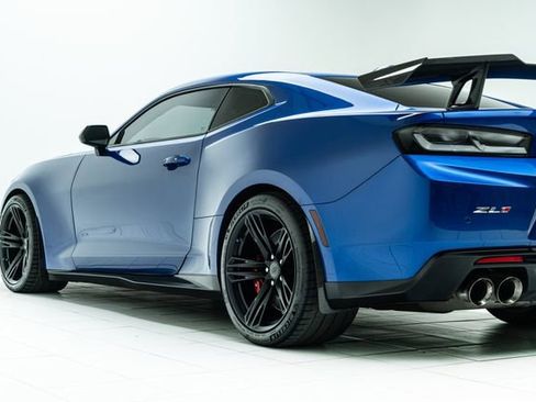 Used 2018 Chevrolet Camaro ZL1 image 19