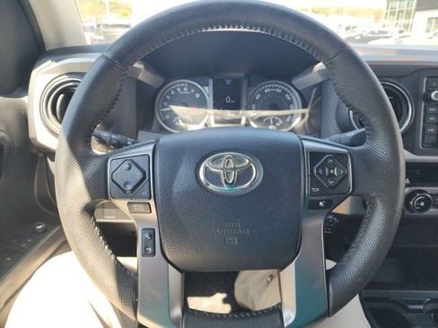 Used 2017 Toyota Tacoma SR5 w/ Tow Package image 13