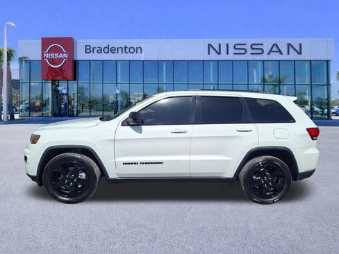 Used 2019 Jeep Grand Cherokee Laredo RWD image 8