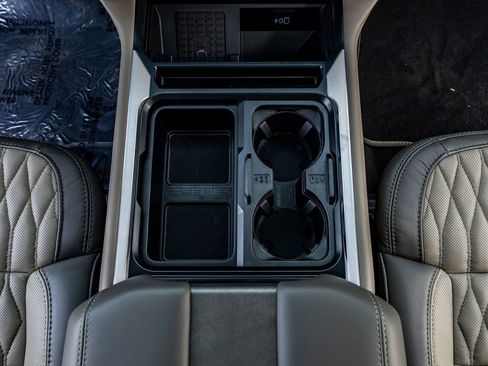 Used 2026 Ford F250 Platinum w/ Platinum Plus Package image 28