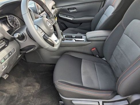 New 2025 Nissan Sentra SR image 13