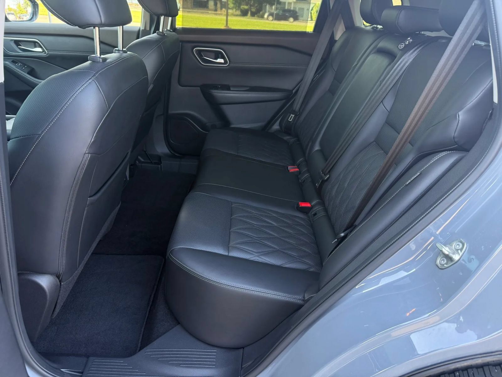 Used 2023 Nissan Rogue Platinum w/ Platinum Premium Package AWD/4WD image 16