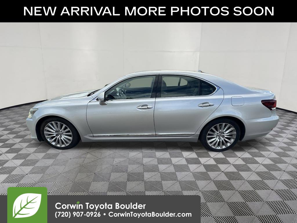 Used 2013 Lexus LS 460 AWD w/ Comfort Pkg image 4
