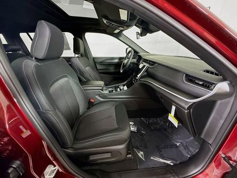 New 2025 Jeep Grand Cherokee L Laredo w/ Luxury Tech Group I AWD/4WD image 29