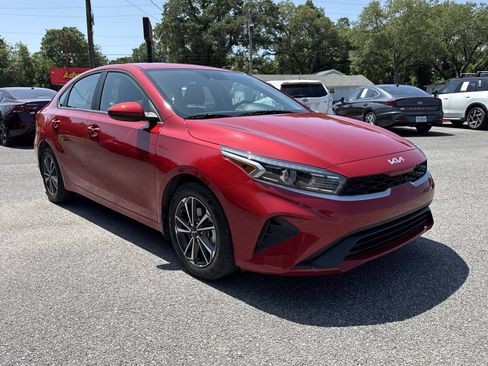 Used 2024 Kia Forte LXS FWD image 7