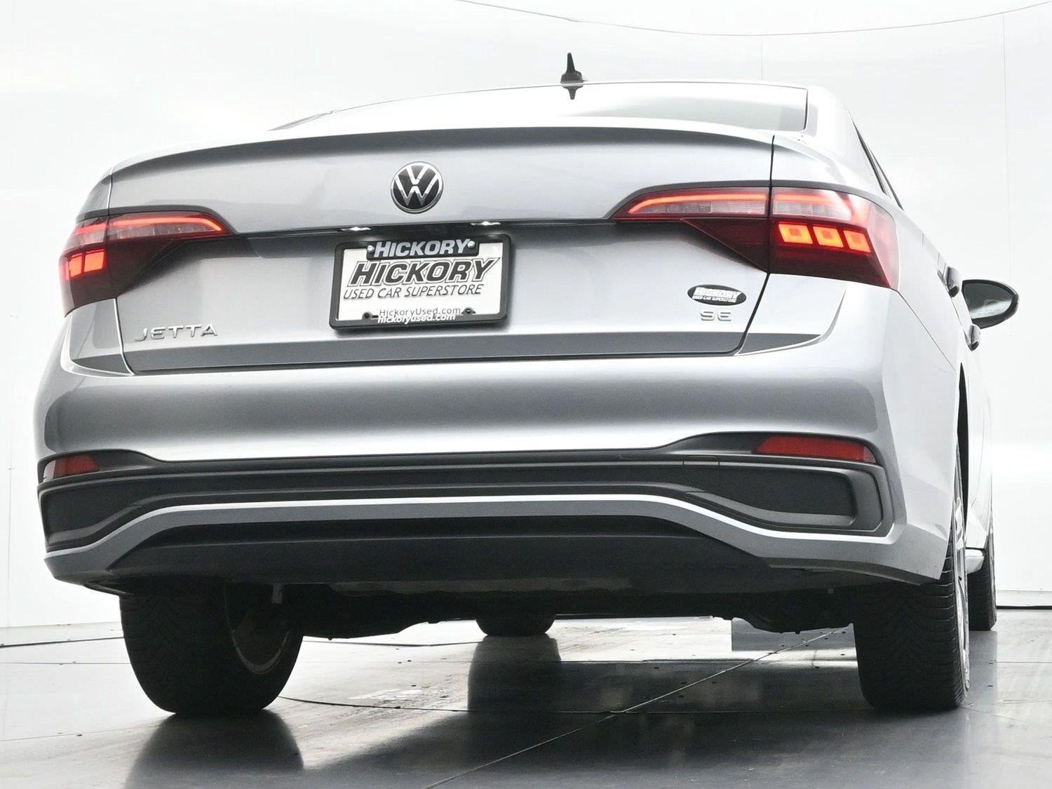 Used 2024 Volkswagen Jetta SE FWD image 49