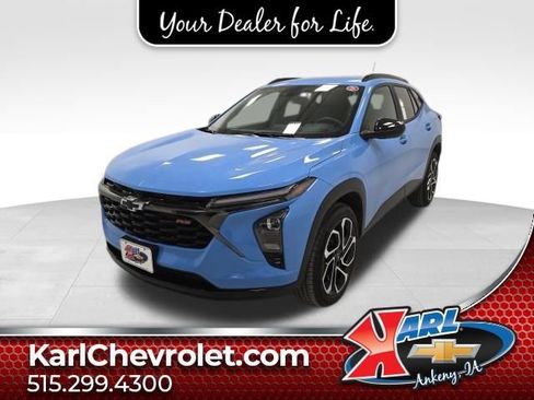 Certified 2024 Chevrolet Trax RS w/ Driver Confidence Package image 1
