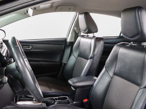 Used 2018 Toyota Corolla SE FWD image 23