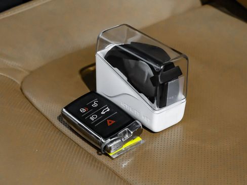 Used 2019 Land Rover Range Rover Long Wheelbase Autobiography image 67