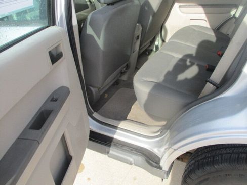 Used 2011 Ford Escape XLS w/ 101A Rapid Spec Order Code image 8