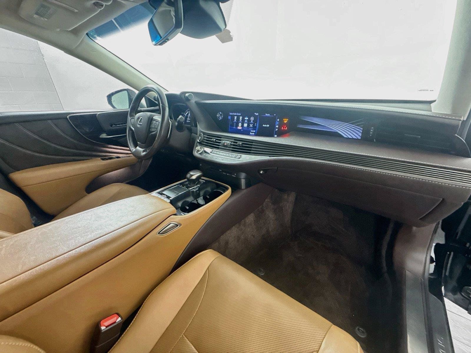 Used 2018 Lexus LS 500 w/ Accessory Package (Z2) RWD image 15