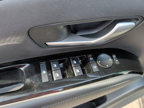 Certified 2025 Hyundai Santa Cruz Limited image 32