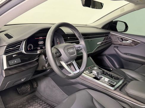 Used 2023 Audi Q8 Premium Plus w/ Premium Plus Package image 4