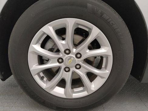 Used 2021 Chevrolet Equinox LS image 31