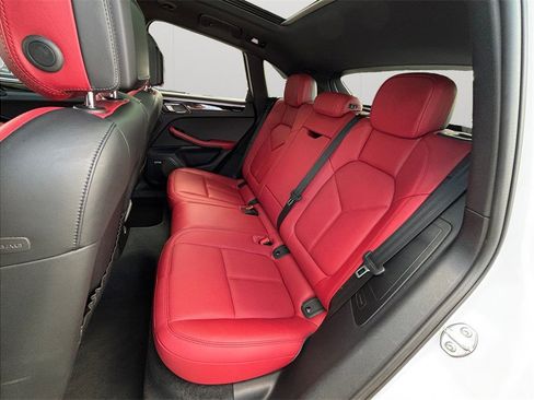 Used 2018 Porsche Macan GTS AWD/4WD image 41