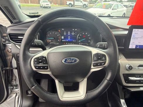 Used 2023 Ford Explorer XLT w/ Equipment Group 202A AWD/4WD image 23