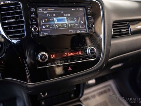 Used 2020 Mitsubishi Outlander ES FWD image 26