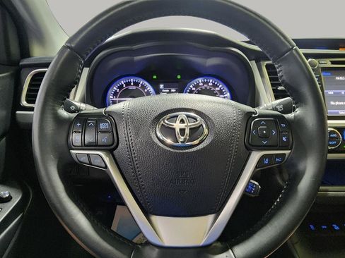 Used 2019 Toyota Highlander SE AWD/4WD image 12