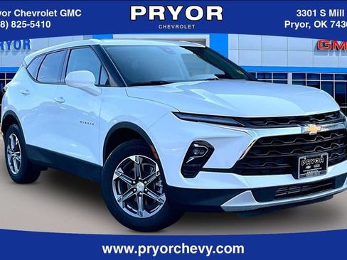 Used 2025 Chevrolet Blazer LT AWD/4WD image 1