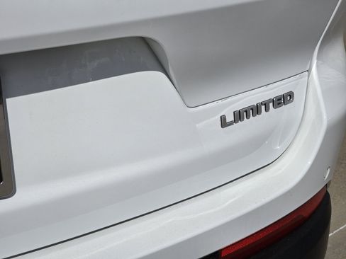 New 2025 Jeep Grand Cherokee L Limited w/ Trailer Tow Package AWD/4WD image 6