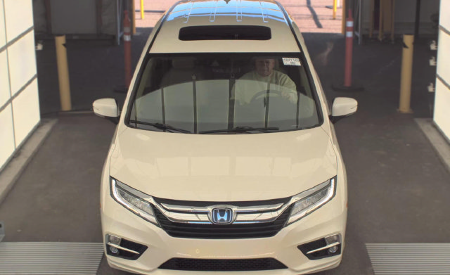 Used 2019 Honda Odyssey Elite image 2