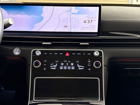 Certified 2025 Genesis GV80 2.5T Standard AWD/4WD image 20