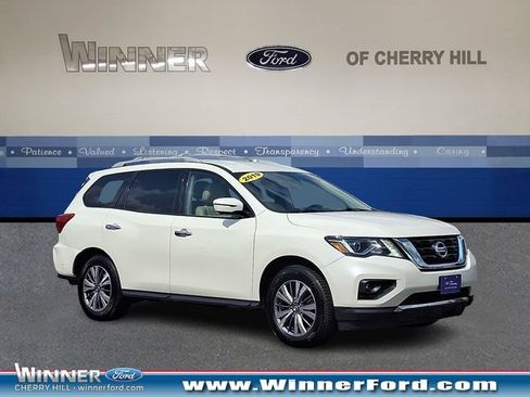 Used 2019 Nissan Pathfinder SL AWD/4WD image 1