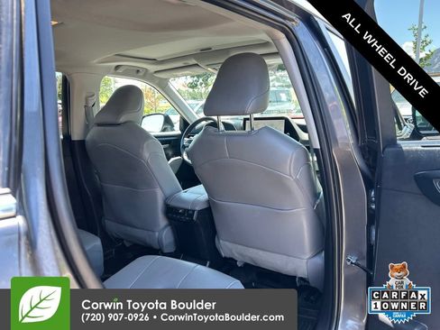 Used 2023 Toyota Highlander XLE AWD/4WD image 15