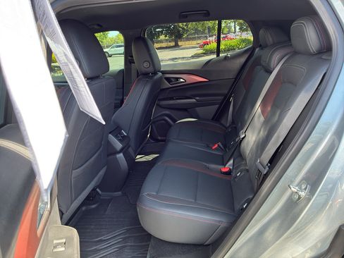 Used 2024 Chevrolet Equinox EV RS FWD image 35