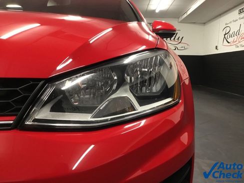 Used 2015 Volkswagen GTI SE w/ Lighting Package (SEL) image 16