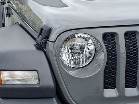 Used 2021 Jeep Wrangler Unlimited Sport AWD/4WD image 9