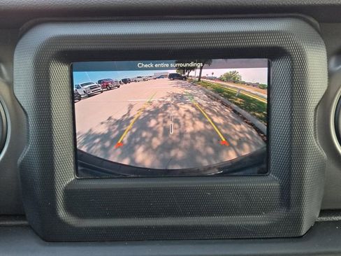 Used 2022 Jeep Wrangler Sport AWD/4WD image 18