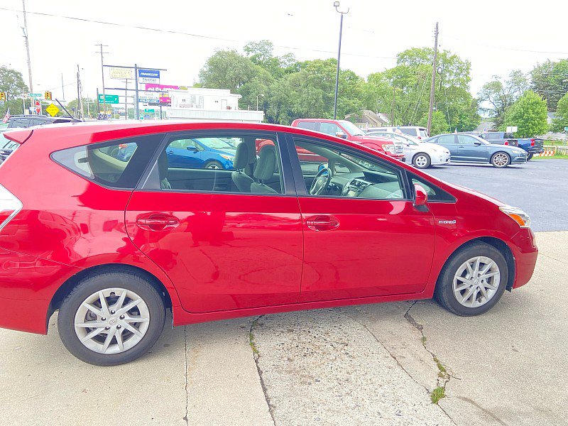 Used 2014 Toyota Prius V Two FWD image 3