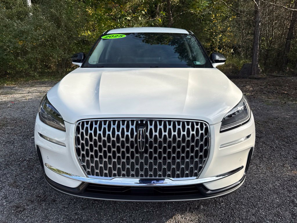 Used 2025 Lincoln Corsair AWD w/ Equipment Group 101A image 2