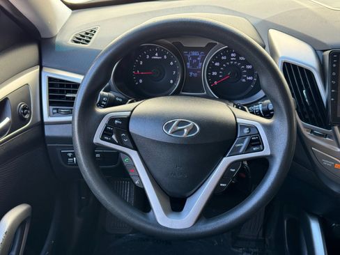 Used 2012 Hyundai Veloster FWD image 18