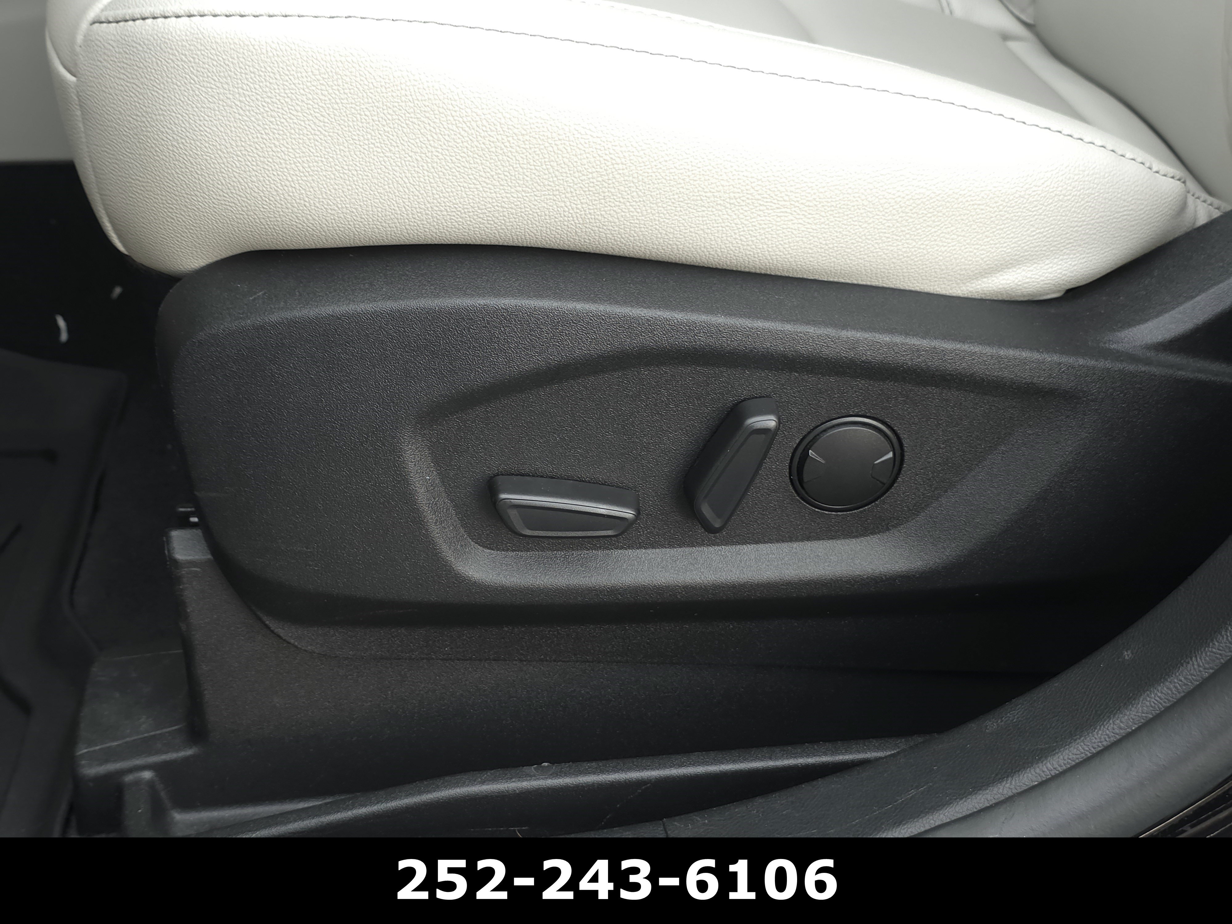 Used 2024 Ford Edge Titanium AWD/4WD image 11