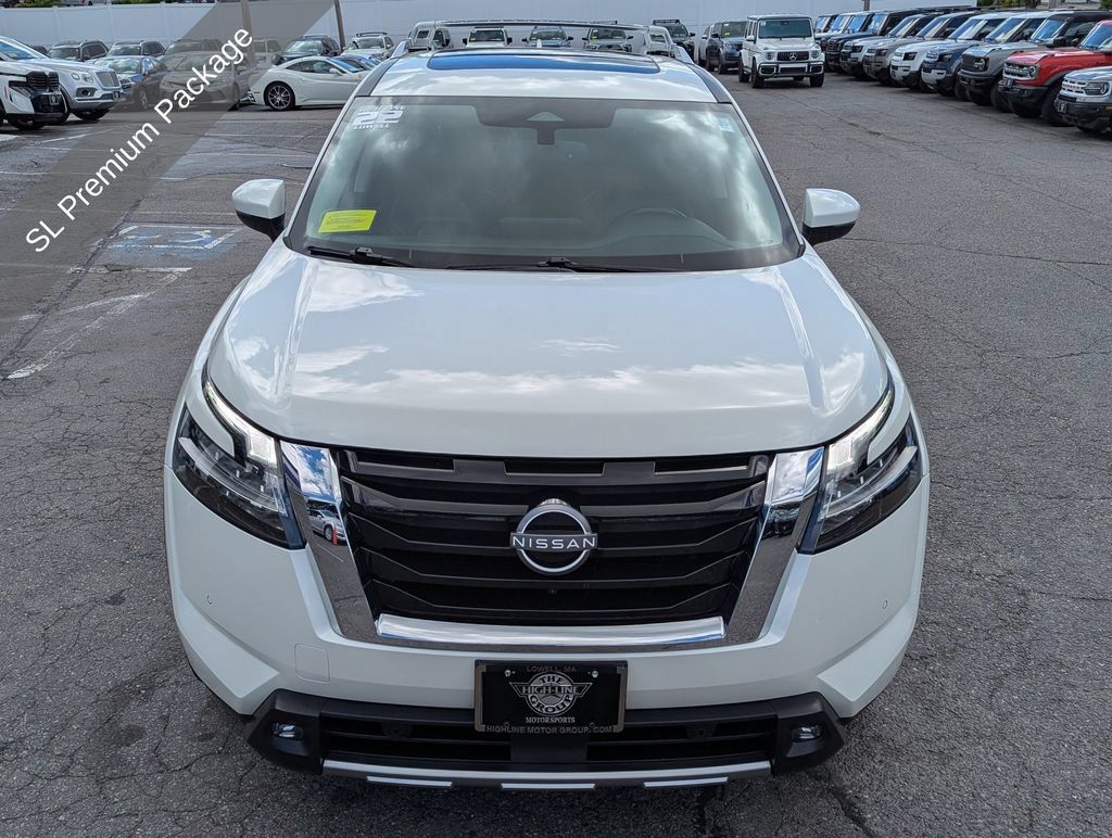 Used 2022 Nissan Pathfinder SL w/ SL Premium Package AWD/4WD image 3
