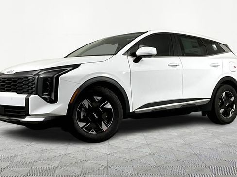 New 2026 Kia Sportage LX image 1